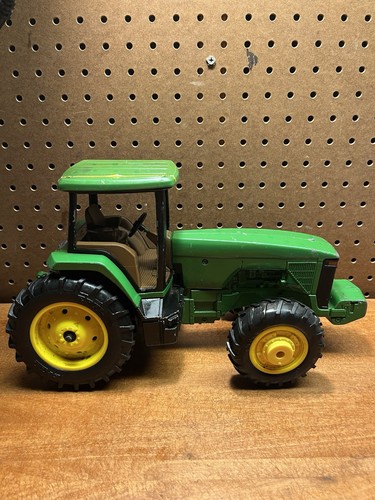 Ertl john deere - john,