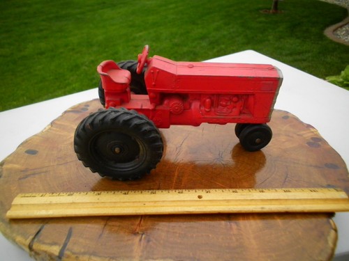 Grande trattore agricolo